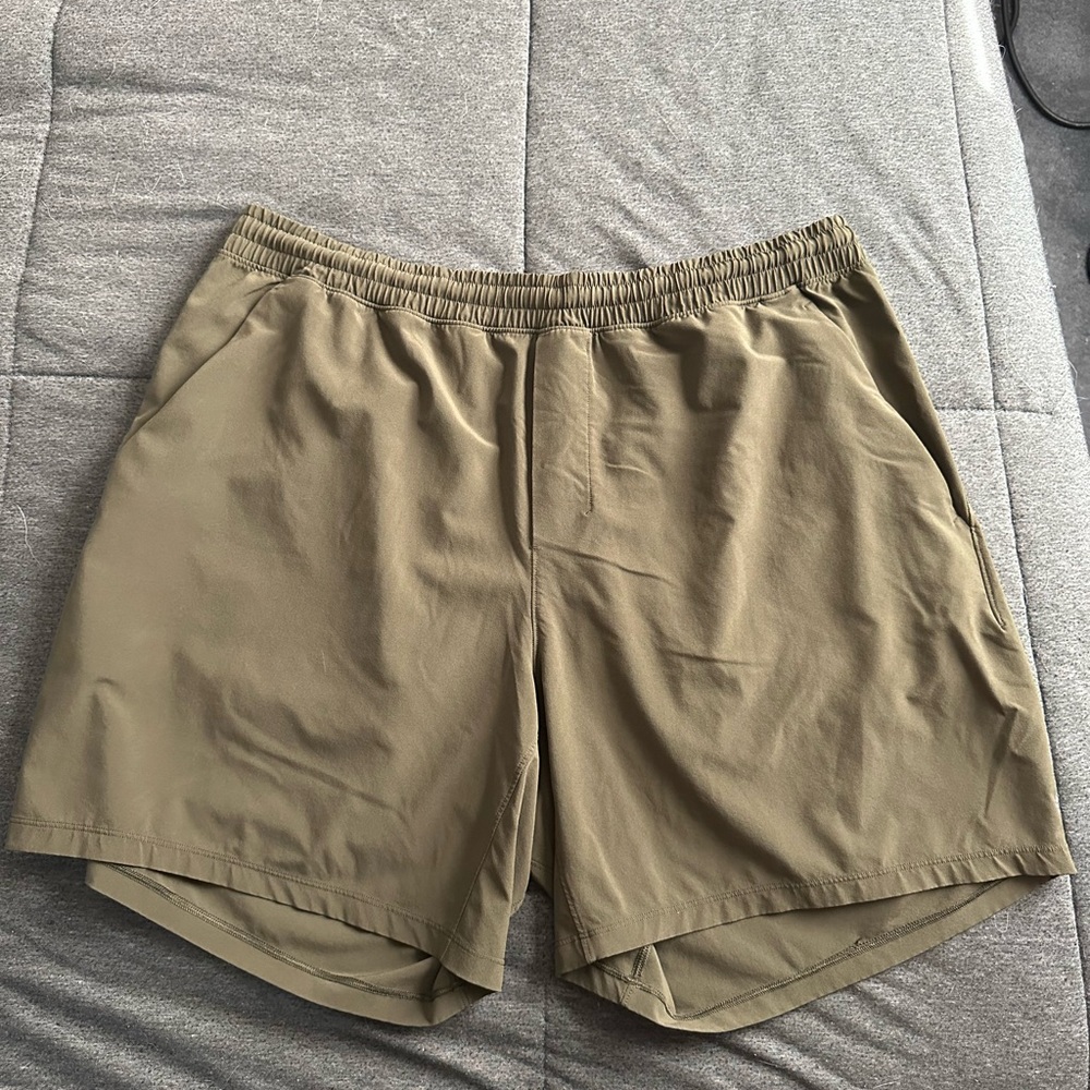 Lululemon Pace Breaker Shorts 7in inseam Linerless - olive green